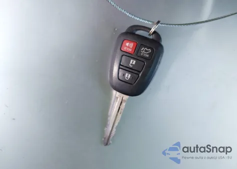 2016 Toyota Rav4 Xle z USA, uszkodzony, nr VIN 2T3WFREV4GW258321